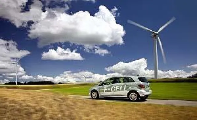 Bild: „f-cell“ - Zur Elektromobilität gehört die Brennstoffzelle