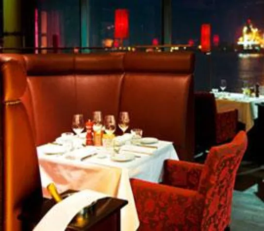 Bild: DER VARTA-FÜHRER - Restaurant der Woche - CARLS in Hamburg