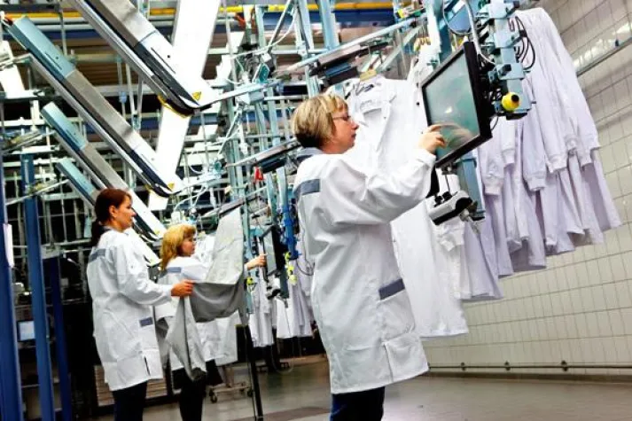 Pressemeldung Initial: Studie zur Reinigung von Arbeitskleidung Bild: Pressemeldung Initial: Studie zur Reinigung von Arbeitskleidung