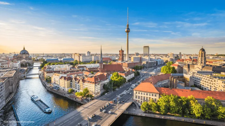 Stromanbieter Berlin - Zukunft mit Ausblick durch grüner Energie Bild: Stromanbieter Berlin - Zukunft mit Ausblick durch grüner Energie