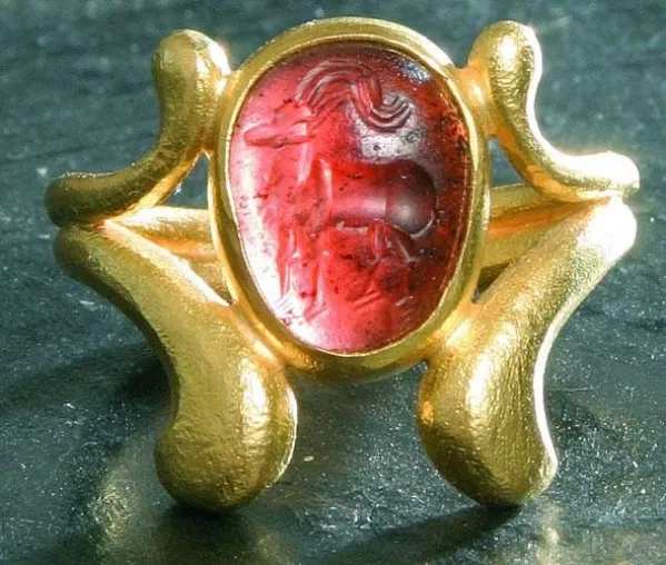 Bild: 4. GoldSchmiedeMarkt am 12. + 13. Mai im Antik-Hof Bissee