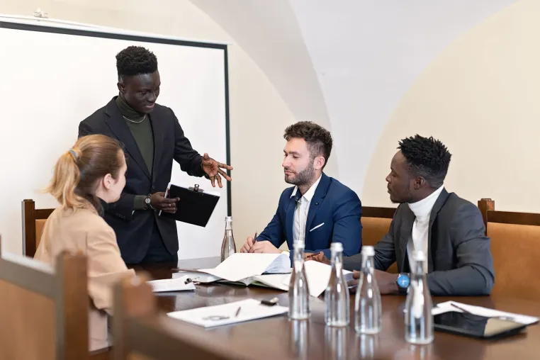 BAG stärkt Anforderungen an GmbH-Kündigungen Bild: BAG stärkt Anforderungen an GmbH-Kündigungen