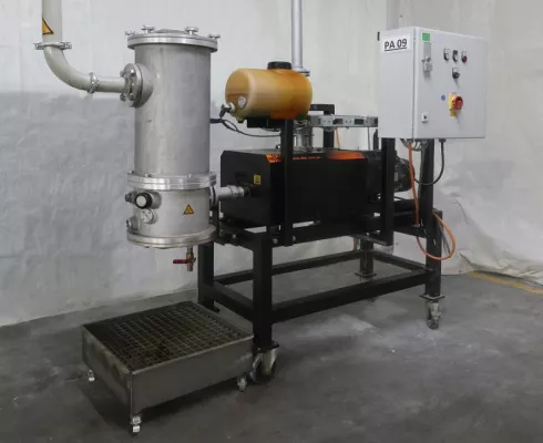 Bild: Moderne Vakuumtechnologie zur Schmelzeentgasung beim Extrudieren