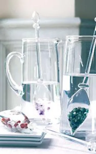 Bild: VitaJuwel® Edelsteine erleichtern die Energetisierung von Wasser