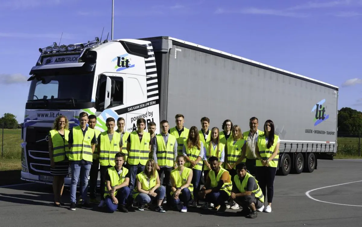 22 Auszubildende haben heute bei der L.I.T. AG ihre Ausbildung begonnen. (Foto: L.I.T.)