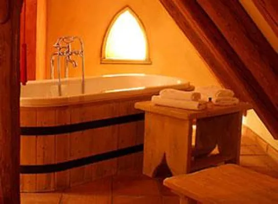 Mittelalterliches Erlebnishotel – Hotel Arthus in Aulendorf Bild: Mittelalterliches Erlebnishotel – Hotel Arthus in Aulendorf