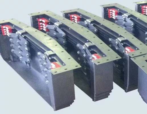 TelaGuard – robuster Schutz für Führungsbahnen jetzt auch für die Trockenbearbeitung Bild: TelaGuard – robuster Schutz für Führungsbahnen jetzt auch für die Trockenbearbeitung