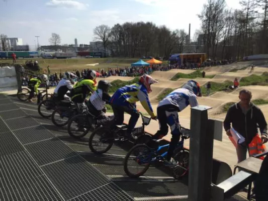 Bild: BMX Nordcup 2016 fährt auf HanseGrand-Deckschicht „BMX Spezial“