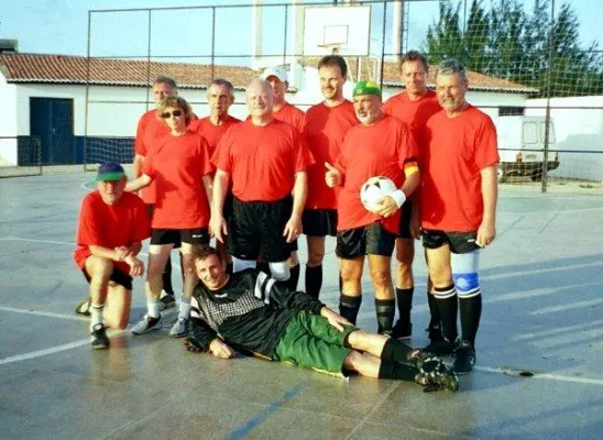 Gemeinsam zum Fußballspielen nach Brasilien Bild: Gemeinsam zum Fußballspielen nach Brasilien