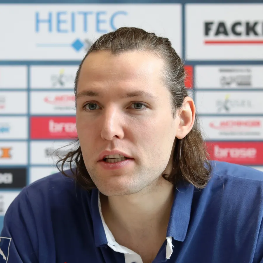 Johannes bleibt dem HC Erlangen erhalten  (© JockiFoto, Erlangen )