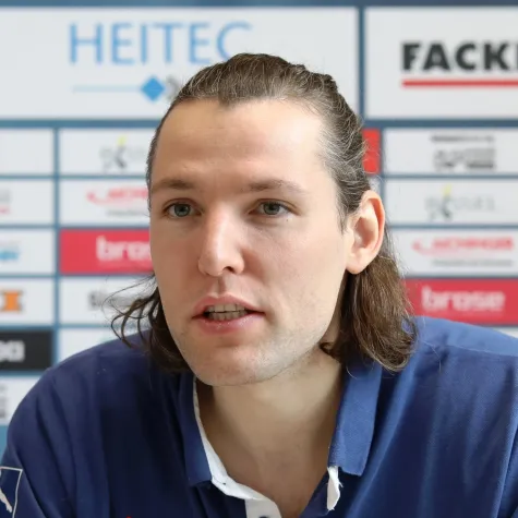 Bild: Johannes Sellin bleibt dem HC Erlangen erhalten 