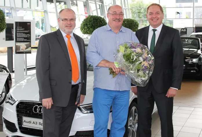 Kunde der Volksbank Mittelhessen gewinnt neuen Audi A3 Bild: Kunde der Volksbank Mittelhessen gewinnt neuen Audi A3