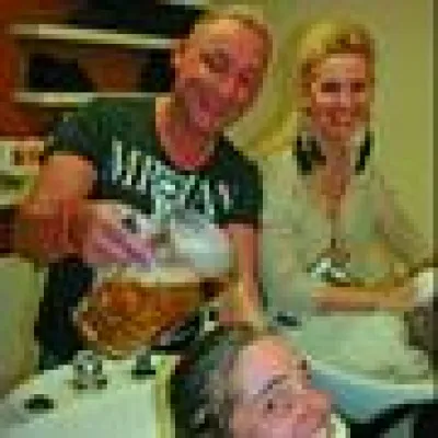 Bild: Ausstellung „Mensch, Nachbar!“: Fotos von Günther Baumann. 24. April bis 31. Juli 2014 im Richelbräu München