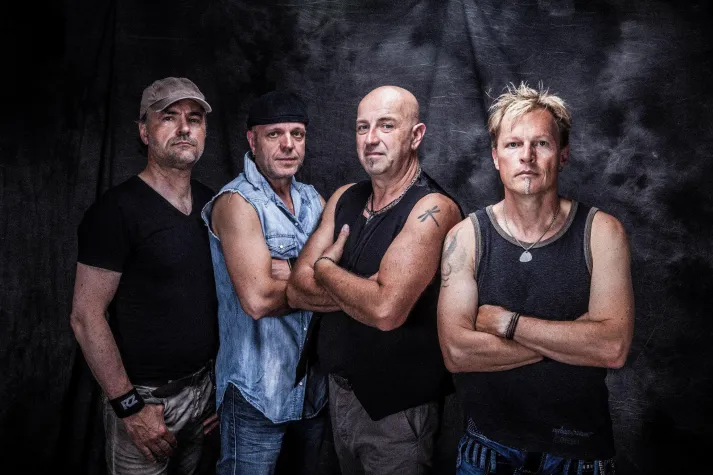 Bild: Razzmattazz rocken das Radio & die Charts