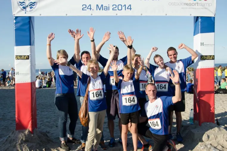 Bild: Organtransplantierte beim Lauf zwischen den Meeren im Ziel