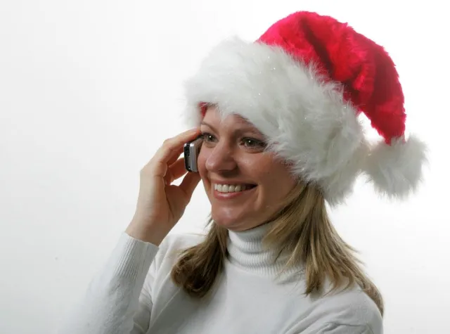 Handy als Weihnachtsgeschenk – auf die Folgekosten achten Bild: Handy als Weihnachtsgeschenk – auf die Folgekosten achten