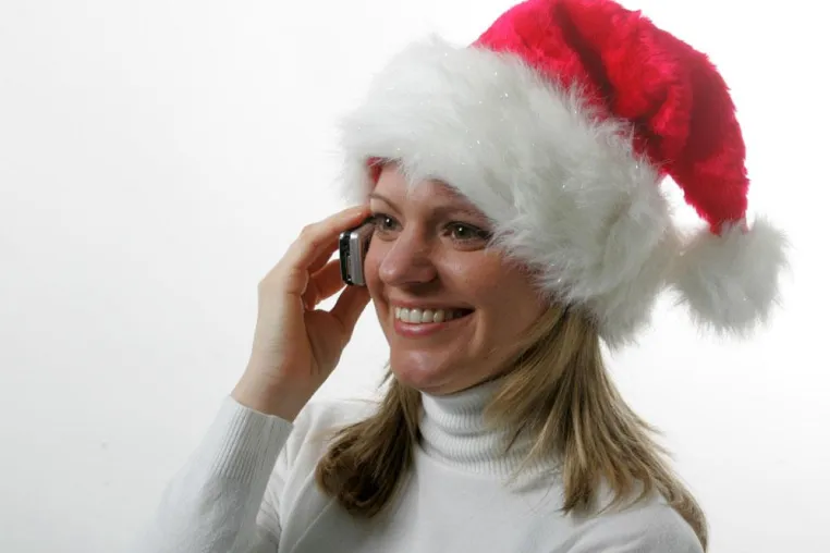 Bild: Handy als Weihnachtsgeschenk – auf die Folgekosten achten