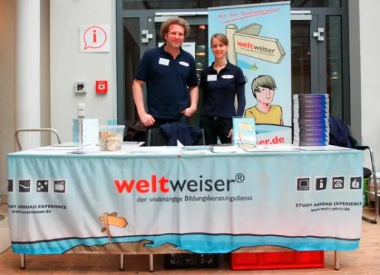 Bild: Weltentdecker aus Baden-Württemberg / 2. Stuttgarter Jugendbildungsmesse informiert über Wege ins Ausland