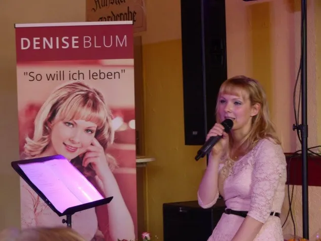 Bild: Musikalische Taufe bei Denise Blum