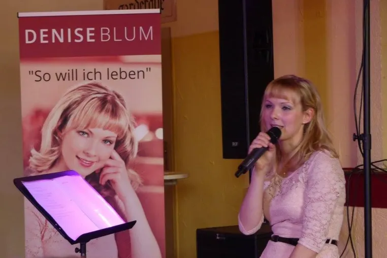 Musikalische Taufe bei Denise Blum Bild: Musikalische Taufe bei Denise Blum