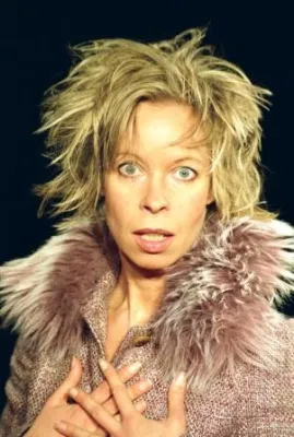 CAVEWOMAN Bild: CAVEWOMAN