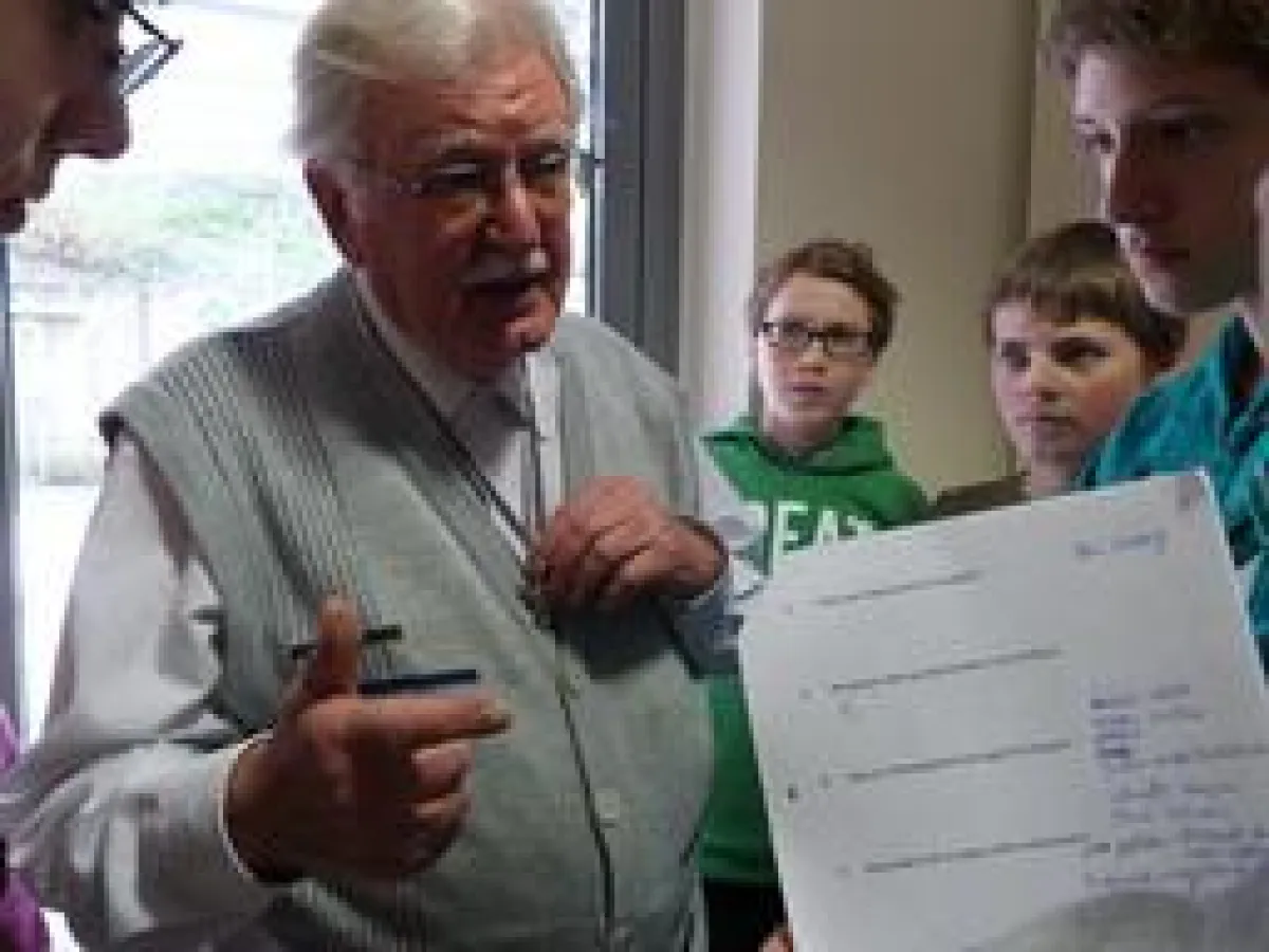 Schüler des SRH Leonardo da Vinci Gymnasiums im Gespräch mit Zeitzeugen