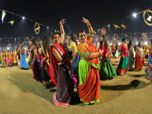 Unbekanntes Indien entdecken: Feiern beim Navrati-Fest in Gujarat Bild: Unbekanntes Indien entdecken: Feiern beim Navrati-Fest in Gujarat