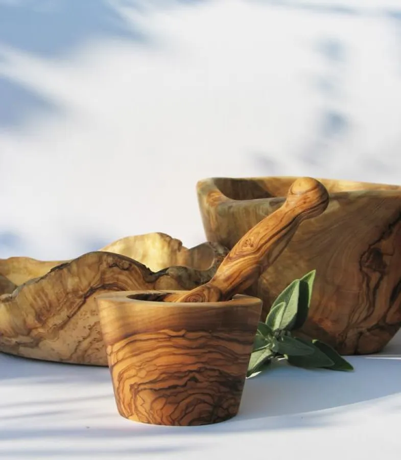 Mediterrane Esskultur für den Sommer: Exklusive Produkte aus Olivenholz verzaubern Tisch & Tafel