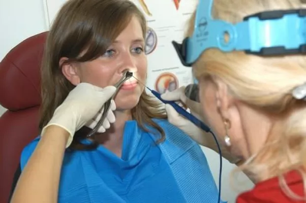 Bild: Freie Nase ohne Umweg: Celon-Methode zur Nasenmuschelverkleinerung ersetzt schmerzhafte OP