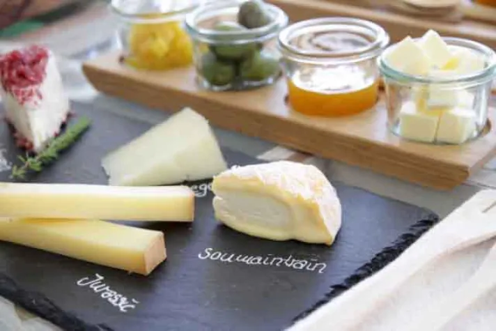 Bild: 'Meet & Eat: Alsterfahrt mit Käse & Wein' von Brunckhorst Catering