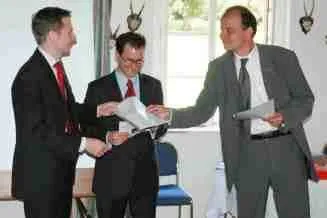 Bild: Acatis-Anlageberatung vergibt Value-Preis 2006