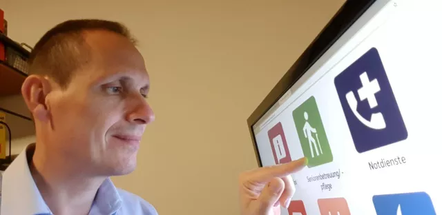 Bild: Senioren-App für Haar