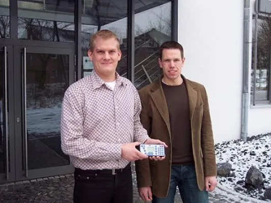 Bild: VARIO IT-SOLUTIONS in neuen Geschäftsräumen und auf der CeBIT 2005