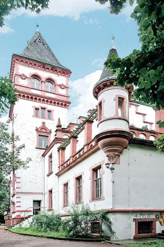 Bild: Märchenhafte Immobilien unterm Hammer - Grundstücksauktionen vom 30. August bis 6. September