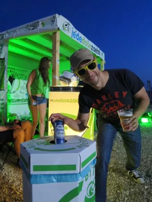 Bild: Auftakt zur Festival Saison 2015 von 'jede Dose zählt'