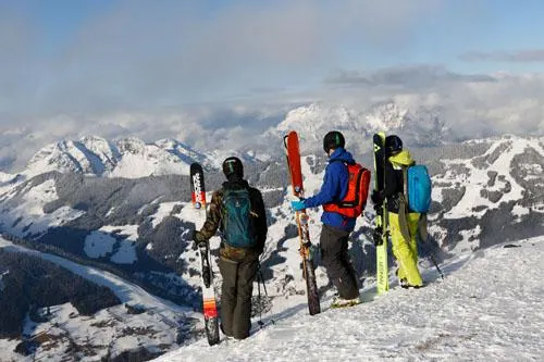 Alles bereit für den ersten Tourstopp des Thule FreerideTestival presented by BMW xDrive in Saalbach Bild: Alles bereit für den ersten Tourstopp des Thule FreerideTestival presented by BMW xDrive in Saalbach