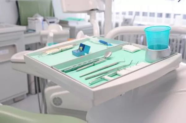 Bild: Mit einer Zahnzusatzversicherung vergeht Ihnen nicht so schnell das Lachen