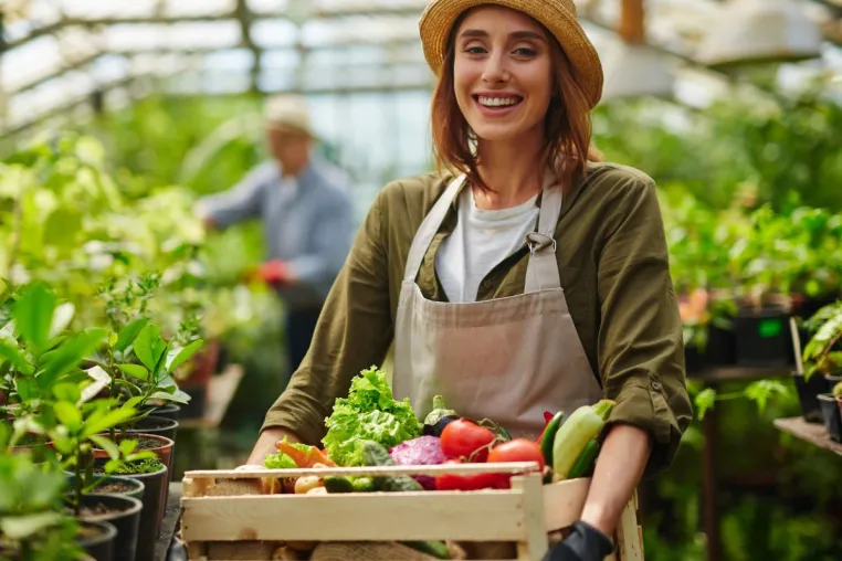 Holle Böhm über die Gartenarbeit im Sommer - Das gibt es zu tun! Bild: Holle Böhm über die Gartenarbeit im Sommer - Das gibt es zu tun!