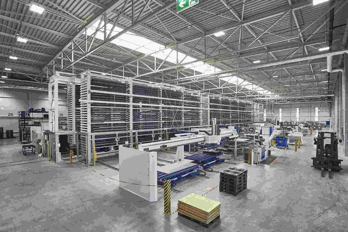 Automatiklager als Drehscheibe der Blechbearbeitung