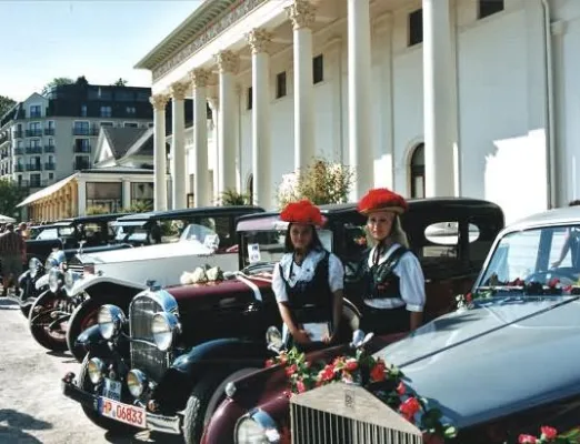 Bild: Schönheitswettbewerb von 360 Oldtimern im Kurgarten Baden-Baden