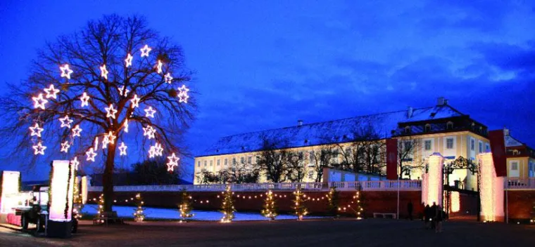 Bild: Zauberhaftes Weihnachtsdorf Schloss Hof