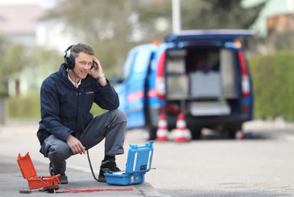 Bild: Locatec-Messtechniker im Einsatz (Foto: Locatec).