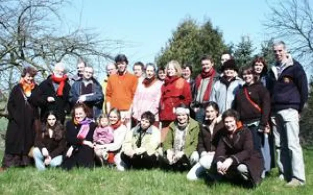 Bild: Kick-Off zum TraveArt Sommer-Atelier 2007: 26 Kunst-Dozenten im Künstlerdorf Barnitz