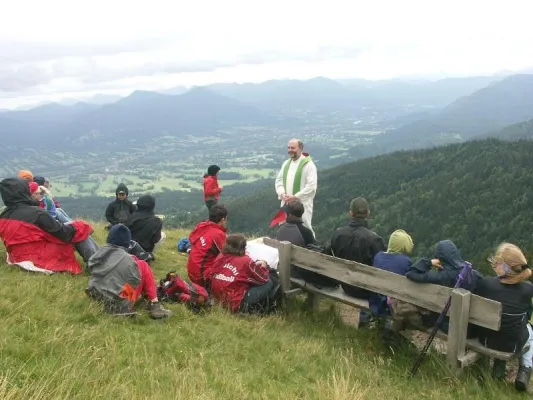 Bergwanderung, Bergmesse und Rutschpartie Bild: Bergwanderung, Bergmesse und Rutschpartie
