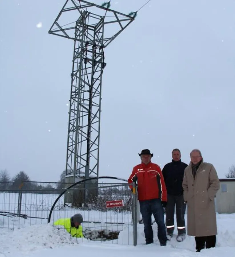 Die Freileitung gehört bald der Vergangenheit an: Bauarbeiten in Staufenberg.