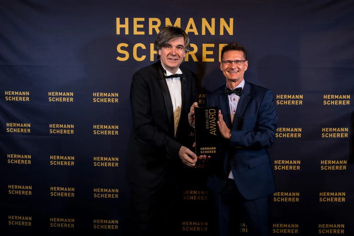  „Excellence Award“-Verleihung links Hermann Scherer, rechts André Prager (© Dominik Pfau)
