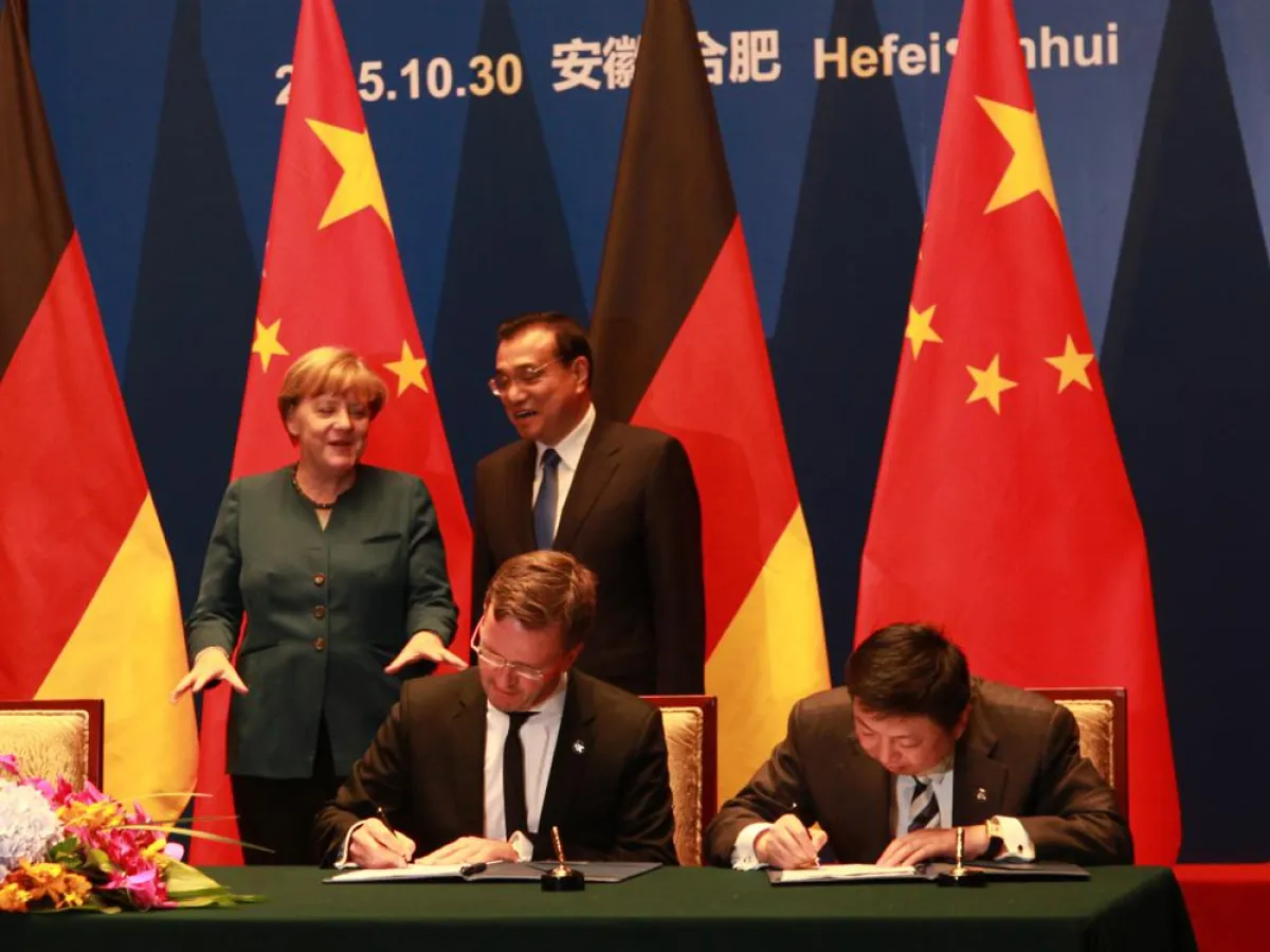 v.l. Angela Merkel, Li Keqiang, Axel Koschany und Yang Weidong | Foto: KZA