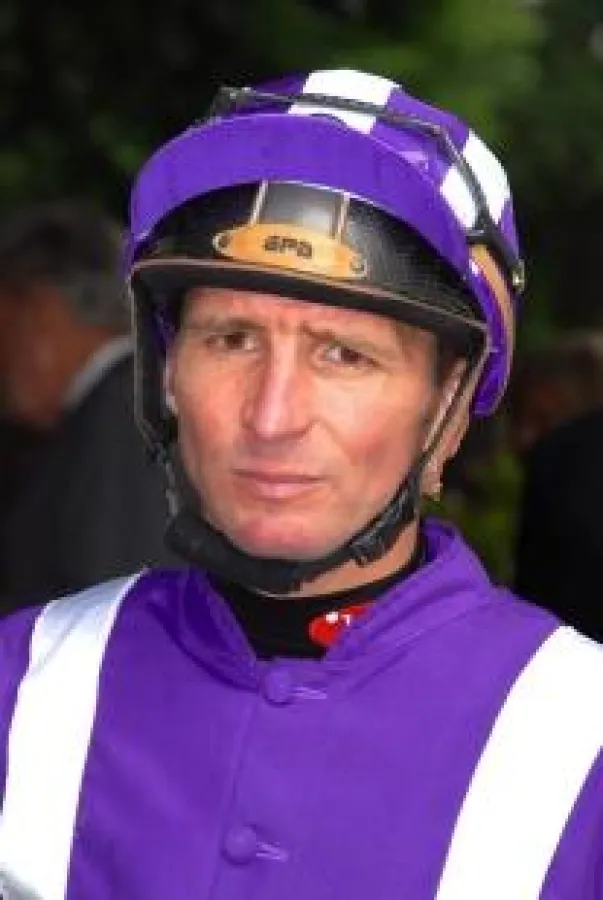 Jockey Torsten Mundry Foto: Shura Kraeff