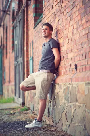 Bild: Große Herrenschuhe in vielen Varianten bei schuhplus