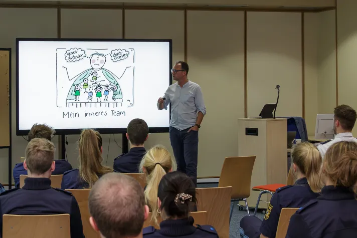 Feel Good Management: ein Mittel gegen den Fachkräftemangel Bild: Feel Good Management: ein Mittel gegen den Fachkräftemangel